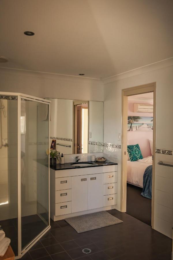 Appartement Beach Escape Magnesium Pool Dog Happy Gc Airport à Gold Coast Extérieur photo